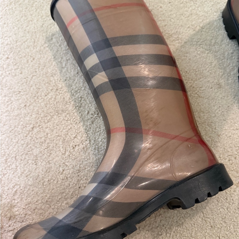 Burberry rain boots - Picture 2 of 4